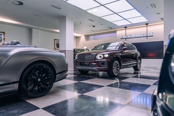 Bentley выпустит спецверсии с эксклюзивной курткой в комплекте