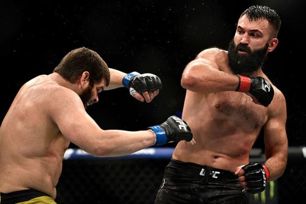 Легенда UFC выступает под флагом США, а не Беларуси: считает детей американцами и снялся в фильме вместо Федора